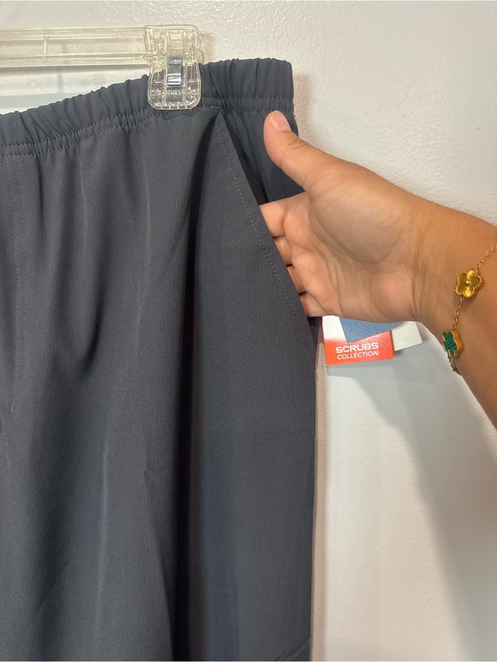 Skechers by Barco Men's Medical Scrubs Cargo Pant Gray Size Large NWT - Picture 8 of 16